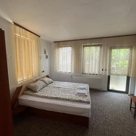 Casa de hóspedes лина 3*